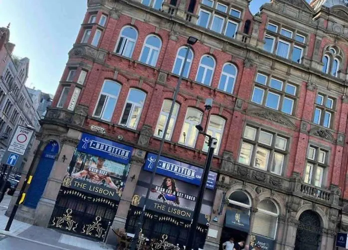 4 Bed City Centre Flat