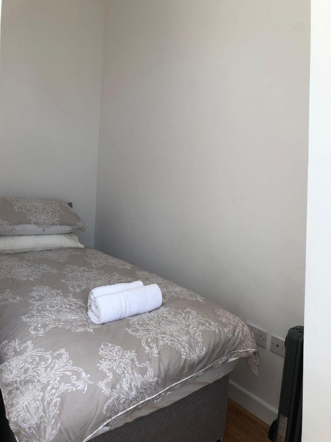 4 Bed Centre Flat *