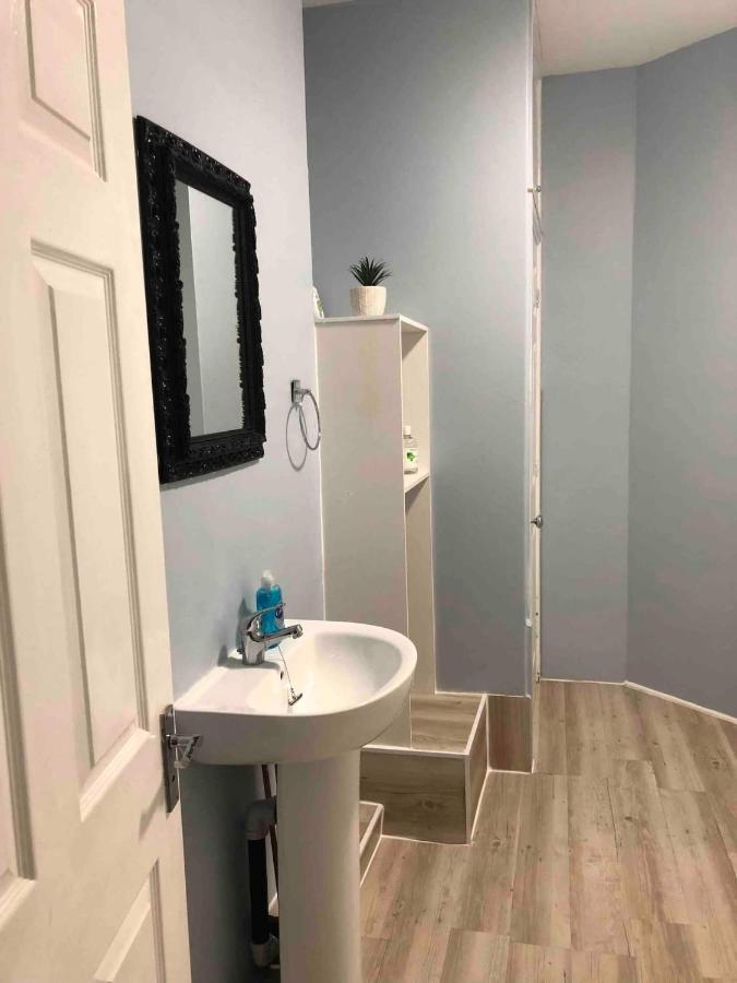 4 Bed Centre Flat